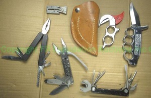 lot 381 image: Lock blade knuckle knife and multi tools plus