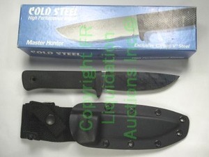 lot 268 image: Cold Steel Master hunter carbon V steel knife with sheath