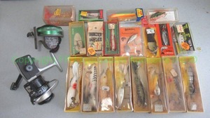 lot 260 image: Vintage The Citation by Johnson fishing reel, fishing lures in original boxes plus