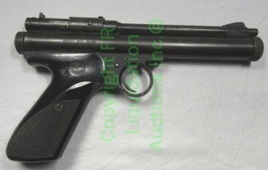 lot 420 image: Vintage 1950s Crosman model 150 CO2, .22 cal. pellet, single shot pistol