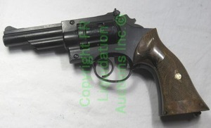 lot 419 image: Classic Crosman model 38C CO2 powered .177 caliber pellet pistol