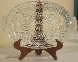 lot 22 image: VEGGIE  RELISH CRYSTAL TRAY (14.25 L x 9.25 W)