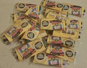lot 30 image: NEW CRAYOLA DRY ERASE MARKERS PACKETS (LOT OF 20)