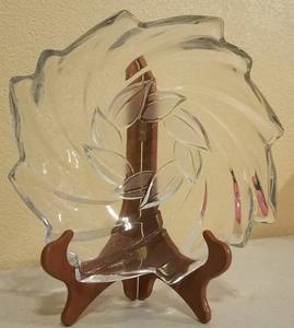 lot 60 image: TEXTURED GLASS BOWL WITH LEAVES DESIGN (12 DIAMETER)