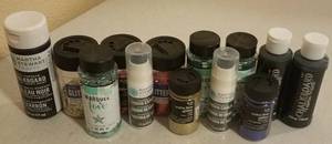 lot 65 image: LOT OF GLITTER AND PAINTS