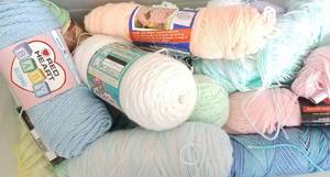 lot 99 image: LOT OF ASSORTED YARN