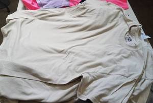 lot 105 image: BRAND NEW T-SHIRTS (LOT OF 24)