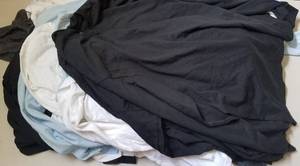 lot 115 image: BRAND NEW LONG-SLEEVE T-SHIRTS (LOT OF 24)