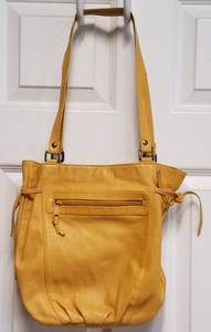 lot 125 image: HAND BAG  PURSE