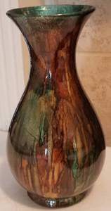lot 138 image: HOME DECORATIVE TALL VASE (12.5 HIGH)