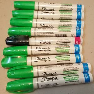 lot 191 image: SHARPIE OIL BASED PAINT MARKERS (NEW)