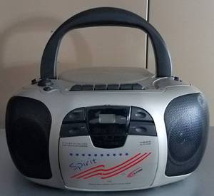 lot 210 image: CALIFONE MINI BOOMBOX RADIOCDTAPE PLAYER