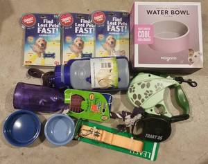lot 236 image: LOT OF ASSORTED PET SUPPLIES  ACCESSORIES