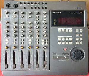 lot 253 image: SONY MINI DISK MULTITRACK RECORDER MODEL MDM-X4 MKII