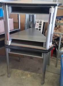 lot 256 image: LOT OF 3 STUDENT DESKS  STATIONS WITH ADJUSTABLE HEIGHT