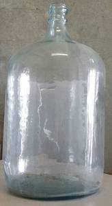 lot 258 image: VINTAGE LARGE GLASS 5 GALLON JUG