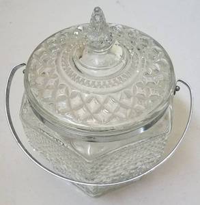 lot 277 image: GLASS ICE BUCKET WITH LID (8 W x 10.25 H)