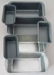 lot 298 image: LOT OF BAKING LOAF PANS