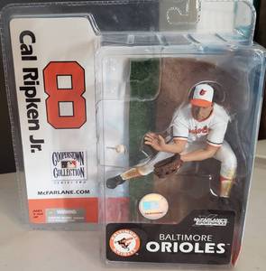 lot 320 image: COOPERSTOWN COLLECTION #8 CAL RIPKEN FIGURE IN PACKAGE (UNOPENED)