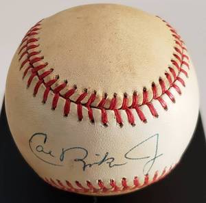 lot 337 image: CAL RIPKEN AUTOGRAPHED BASEBALL IN ACRYLIC CASE
