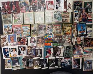 lot 351 image: LARGE LOT OF ASSORTED SPORTS CARDS