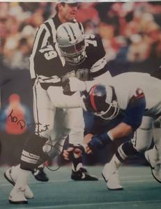 lot 366 image: AUTOGRAPHED COWBOYS PICTURE