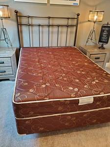 lot 23 image: Full Size Metal Headboard