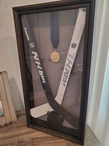 lot 25 image: Hockey Related Shadowbox