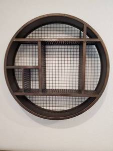 lot 30 image: Round Metal Wall Shelf