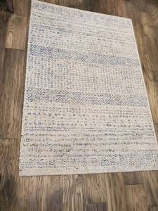 lot 33 image: Surya Fowler Collection 4 x 6 Area Rug