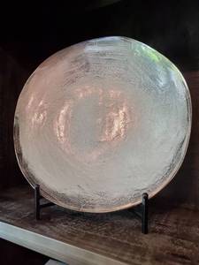 lot 50 image: Silver Tone Metal Plate on Metal Stand