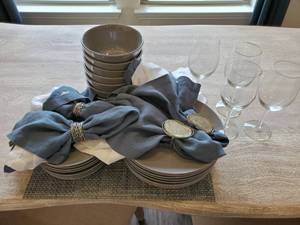 lot 86 image: Group of Tableware and Dishes