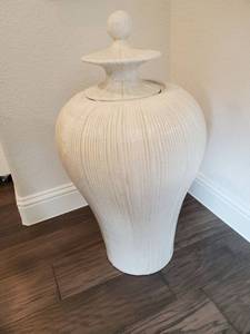 lot 124 image: Tall White Lexyn Lidded Urn by IMAX