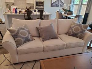 lot 128 image: Cream Sofa with 3 Throw Pillows