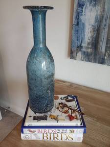lot 212 image: 3 Bird Books, Perry Ellis Readers & Blue Glass Vase
