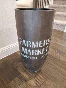 lot 44 image: Large Farmers Market Metal Vase