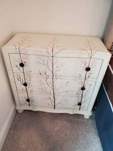 lot 222 image: Coast to Coast 3-Drawer Chest