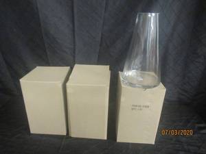 lot 71 image: TOTAL OF 3 BX CLEAR&nbsp GLASSWARE 11.5 HEIGHT&nbsp CONICAL CANDLE HOLDER VASE&nbsp