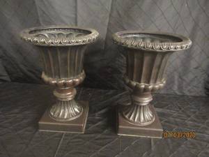 lot 85 image: DUO 14 HEIGHT CLASSICAL URNS &nbspLIGHTWEIGHT AND CONSTRUCTED WITH A SUERIOR BLEND OF PLASTIC&nbsp