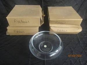 lot 96 image: TOTAL OF 5 AAC HAND CRAFTED 8 DIAM GLASS GARDEN BOWLS&nbsp