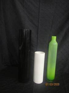 lot 112 image: TOTAL OF 3 ASSORTED VASES BLACK , WHITE ,LIME GREEN&nbsp21 12 -BLACK&nbsp12 34&nbsp -WHITE&nbsp20 GREEN