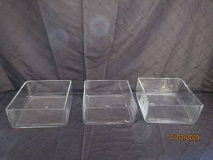 lot 143 image: TOTAL OF 3&nbsp SQUARE OPENING CLEAR GLASS VASE 9X9&nbsp