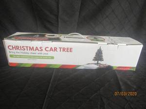lot 77 image: CAR TOP CHRISTMAS TREE COLORED LED LIGHTS