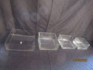 lot 145 image: TOTAL OF 4 SQUARE OPENING CLEAR GLASS VASES&nbsp&nbsp12X12 ,9.5 X 9.5 ,8X8, 6X6&nbsp