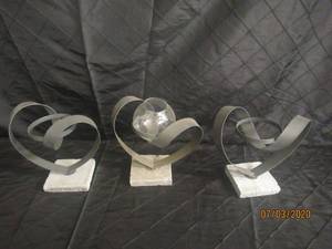 lot 199 image: &nbspDECORATIVE METAL CANDLE HOLDERS WITH &nbsp&nbsp STONE&nbsp BASE TRIO SET&nbsp 7 H&nbsp