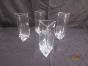 lot 202 image: TOTAL OF 4 CLEAR GLASS TRIANGLE VASE&nbsp