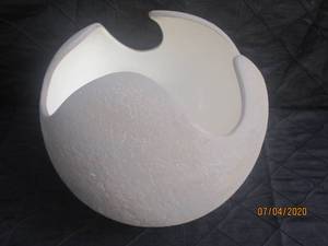 lot 213 image: BROWN UNIQUE ROUND VASE&nbsp