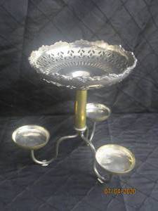 lot 215 image: SILVER 3 ARM CANDELABRA CANDLE HOLDER WITH CENTERPIECE FLOWER VASE&nbsp