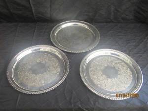 lot 224 image: TOTAL OF 3&nbsp WM ROGERS SILVER PLATTED 12 DIAM &nbsp PLATTER TRAYS&nbsp
