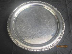 lot 225 image: 12 DIAM ONEIDA SILVER PLATTER TRAY